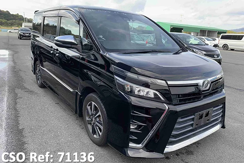Toyota / Voxy 2017